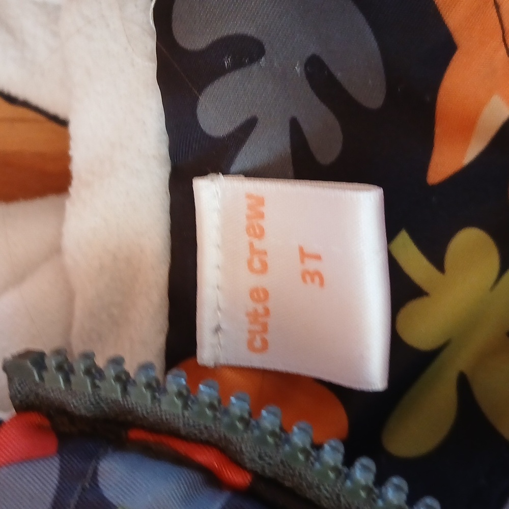 Toddler Puffer Vest - Picture 3 of 4